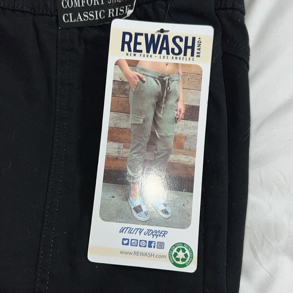 Cargos - Picture 2 of 3